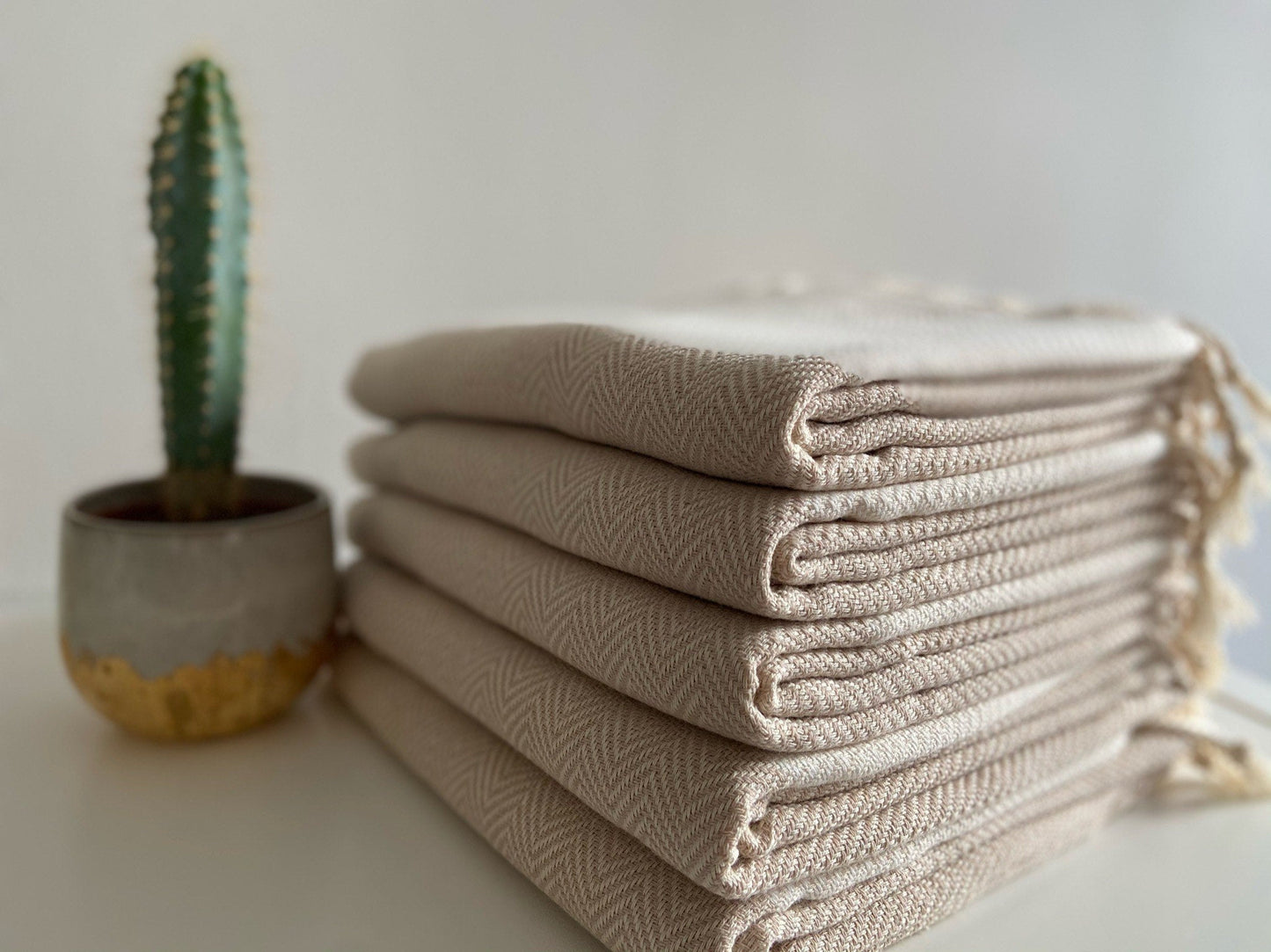 Kaunos Throw