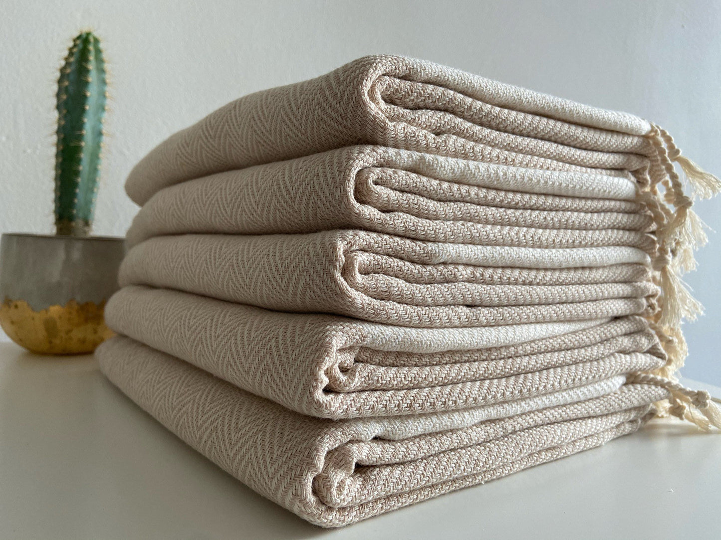 Kaunos Throw