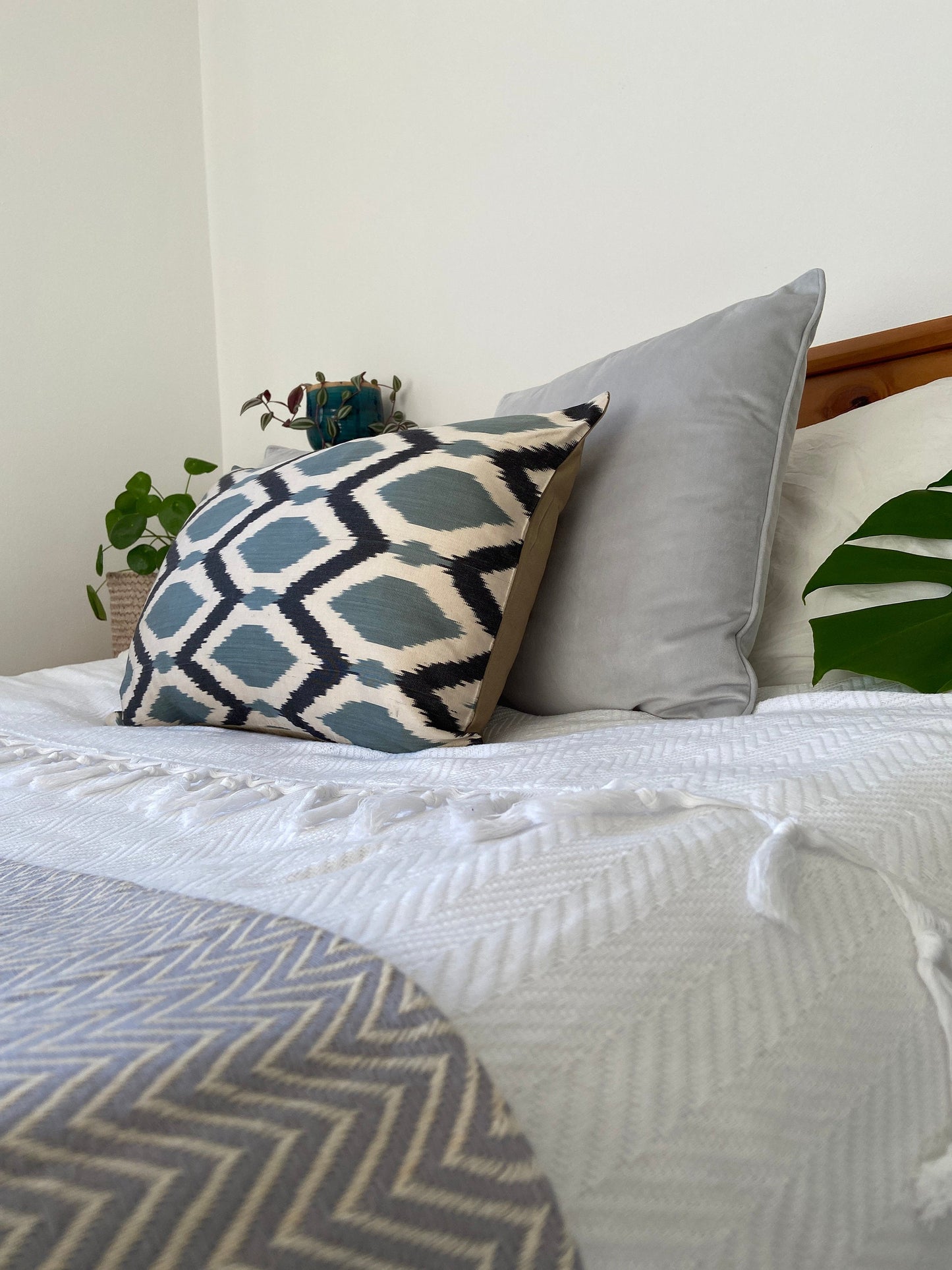 Silk Ikat Pillow Cover, Geometric Design Cushion Cover 40x60