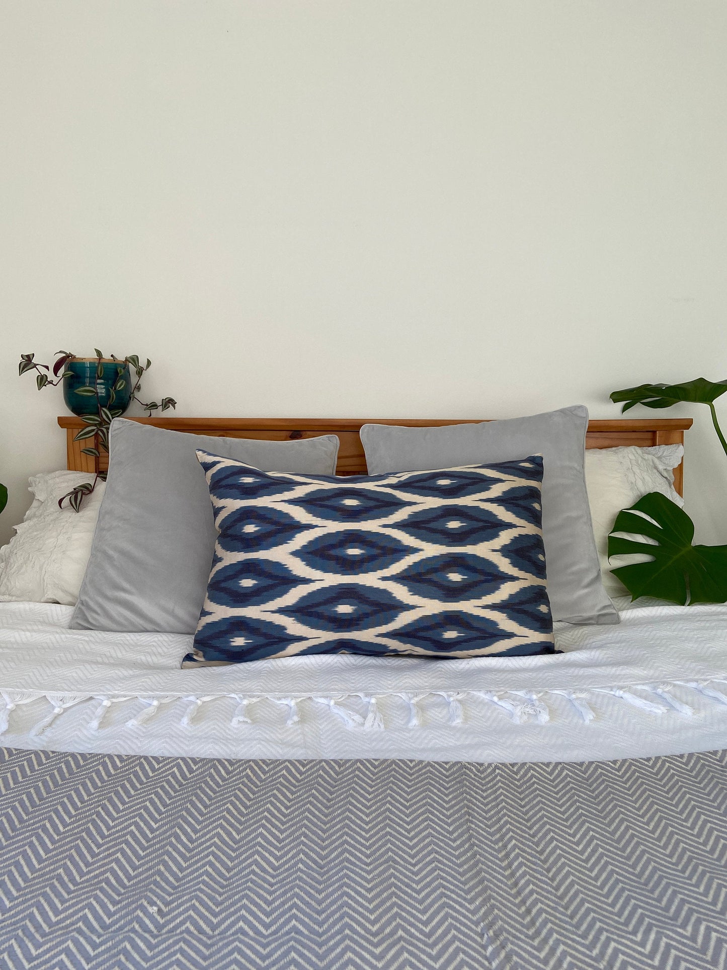 Silk Ikat Cushion Cover, Geometric Design Cushion Cover 40x60