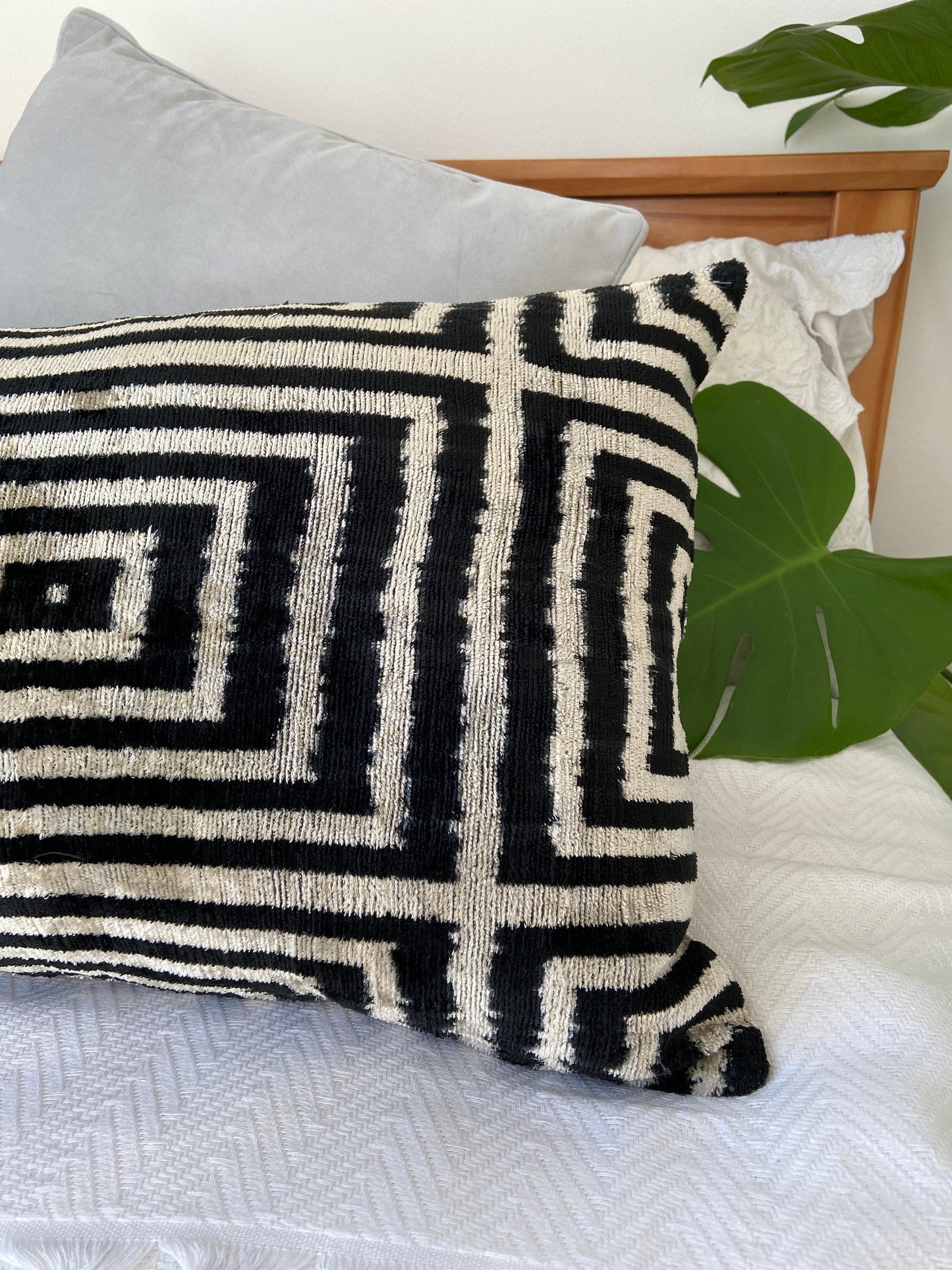 Velvet Black Cushion Cover, Decorative Cushions 40x60