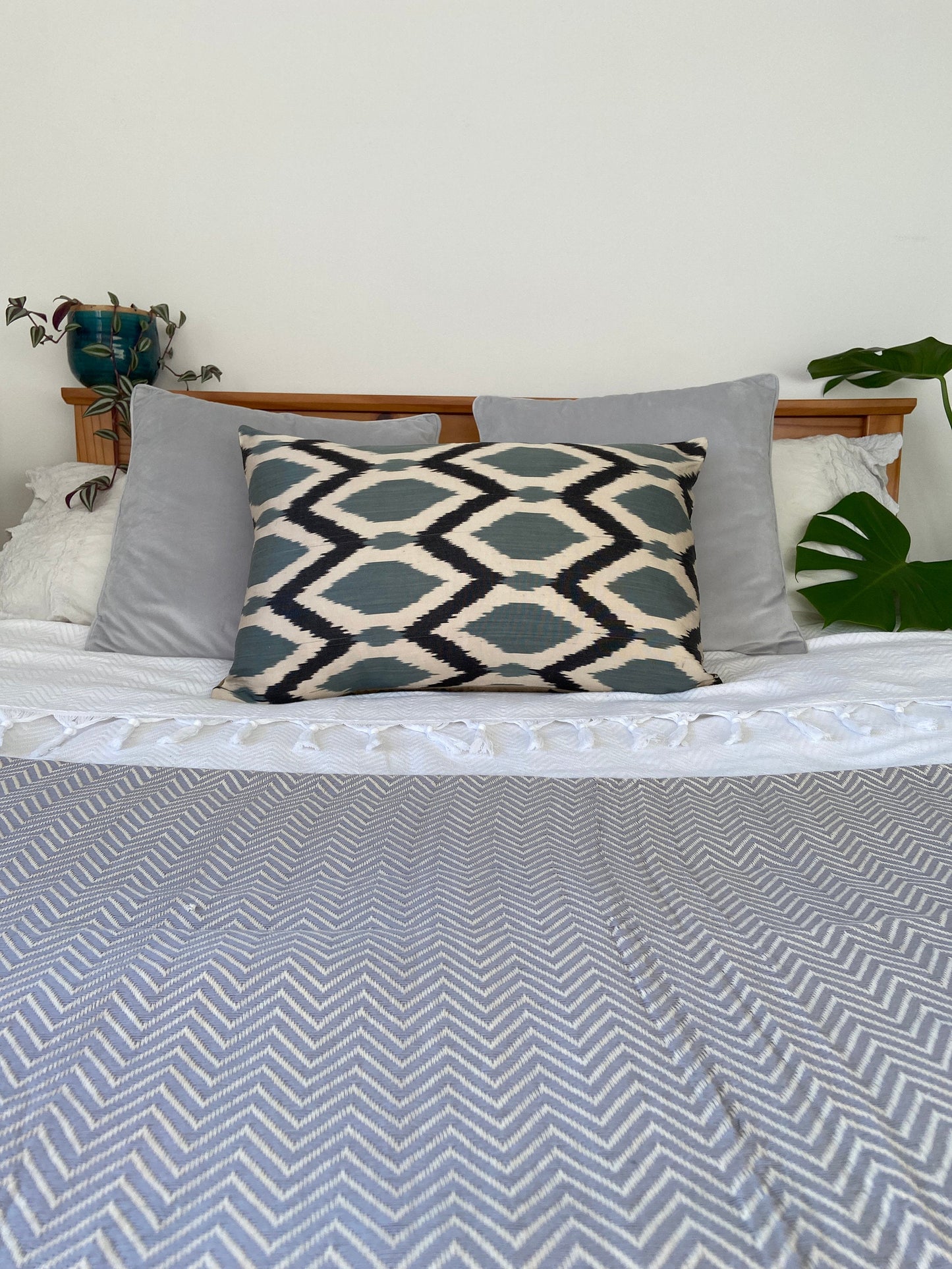 Silk Ikat Pillow Cover, Geometric Design Cushion Cover 40x60