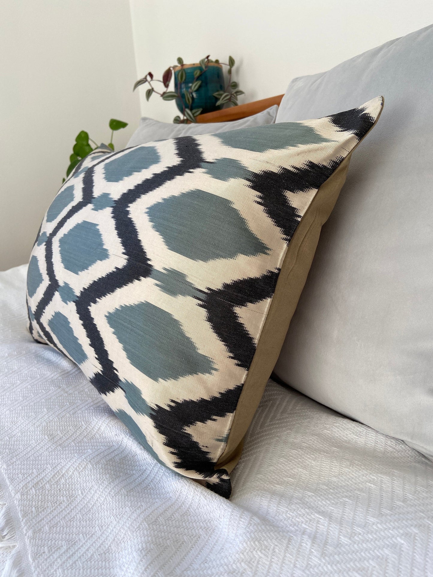 Silk Ikat Pillow Cover, Geometric Design Cushion Cover 40x60